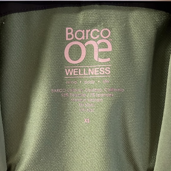 Athletic Scrub Jacket - Picture 2 of 3